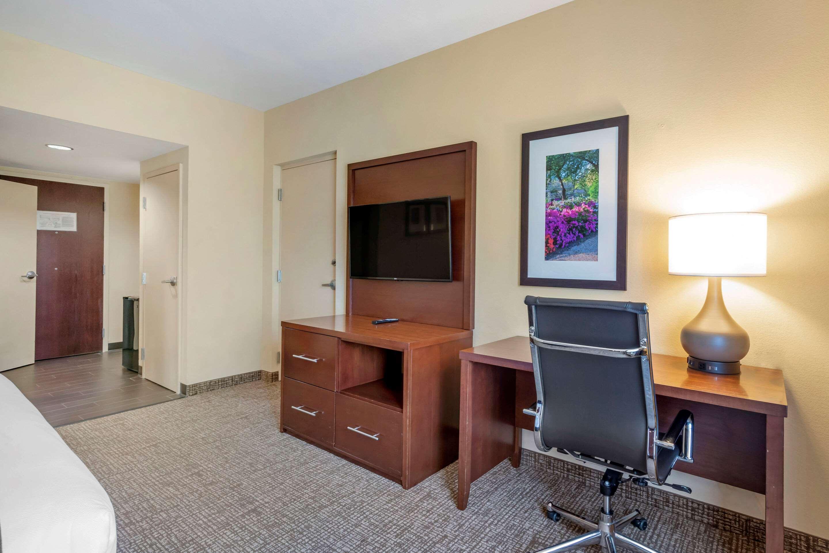 Comfort Suites Fredericksburg North Экстерьер фото