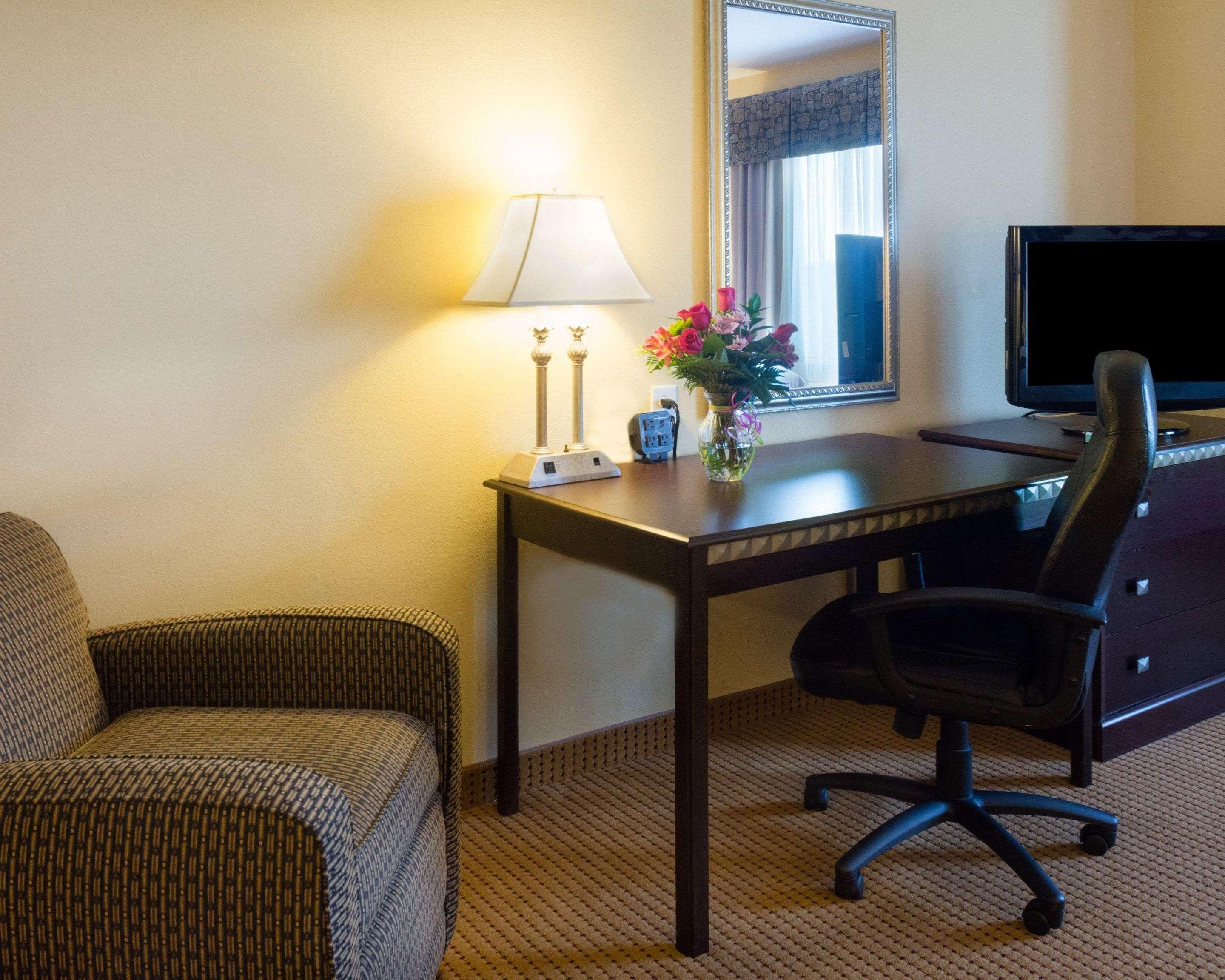 Comfort Suites Fredericksburg North Экстерьер фото